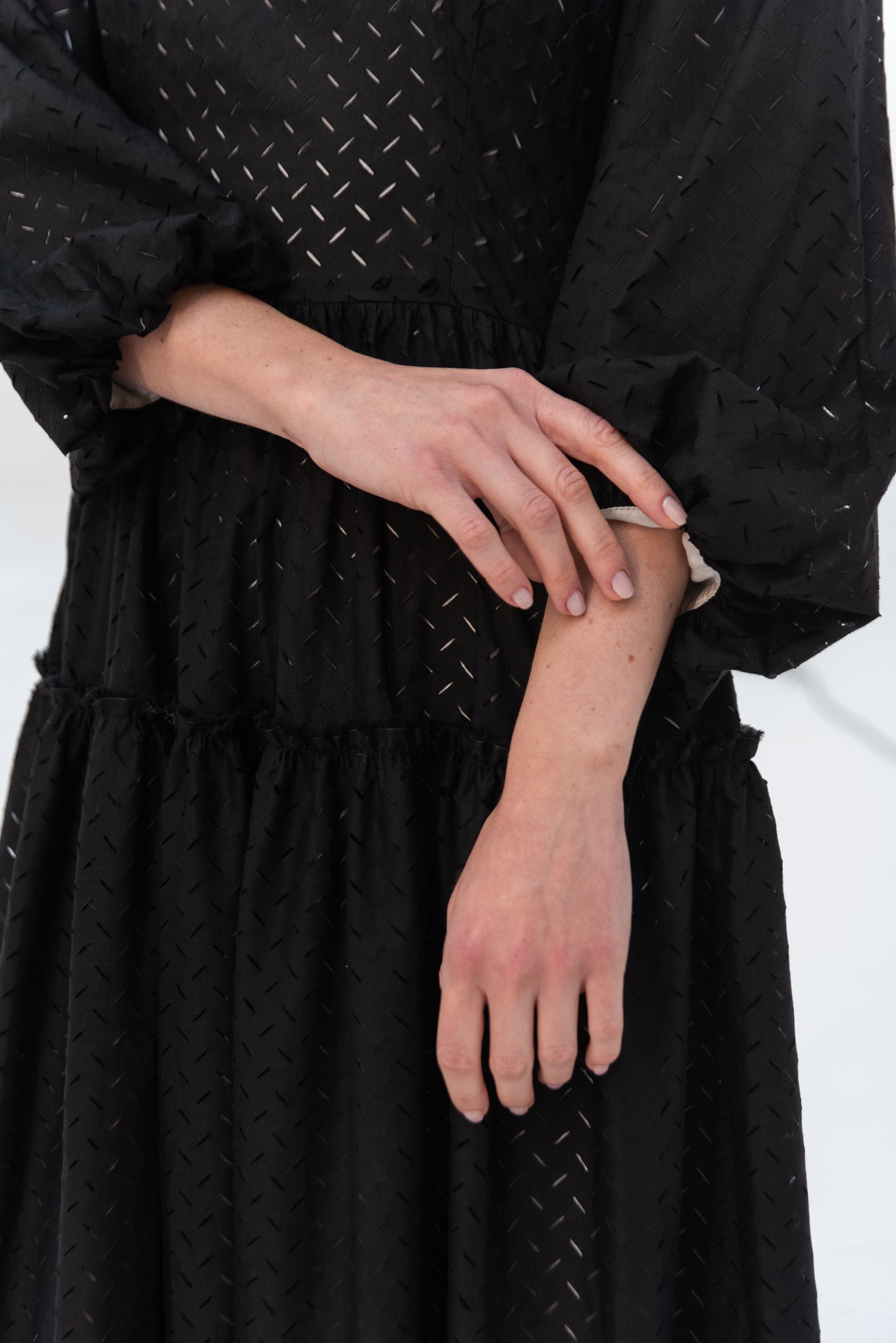 Šaty EVELYNE Cut Out